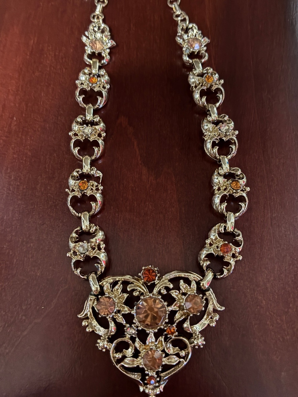 Vintage Coro stunning necklace with a beautiful heart and champagne stones ❤️❤️ - Picture 5 of 8